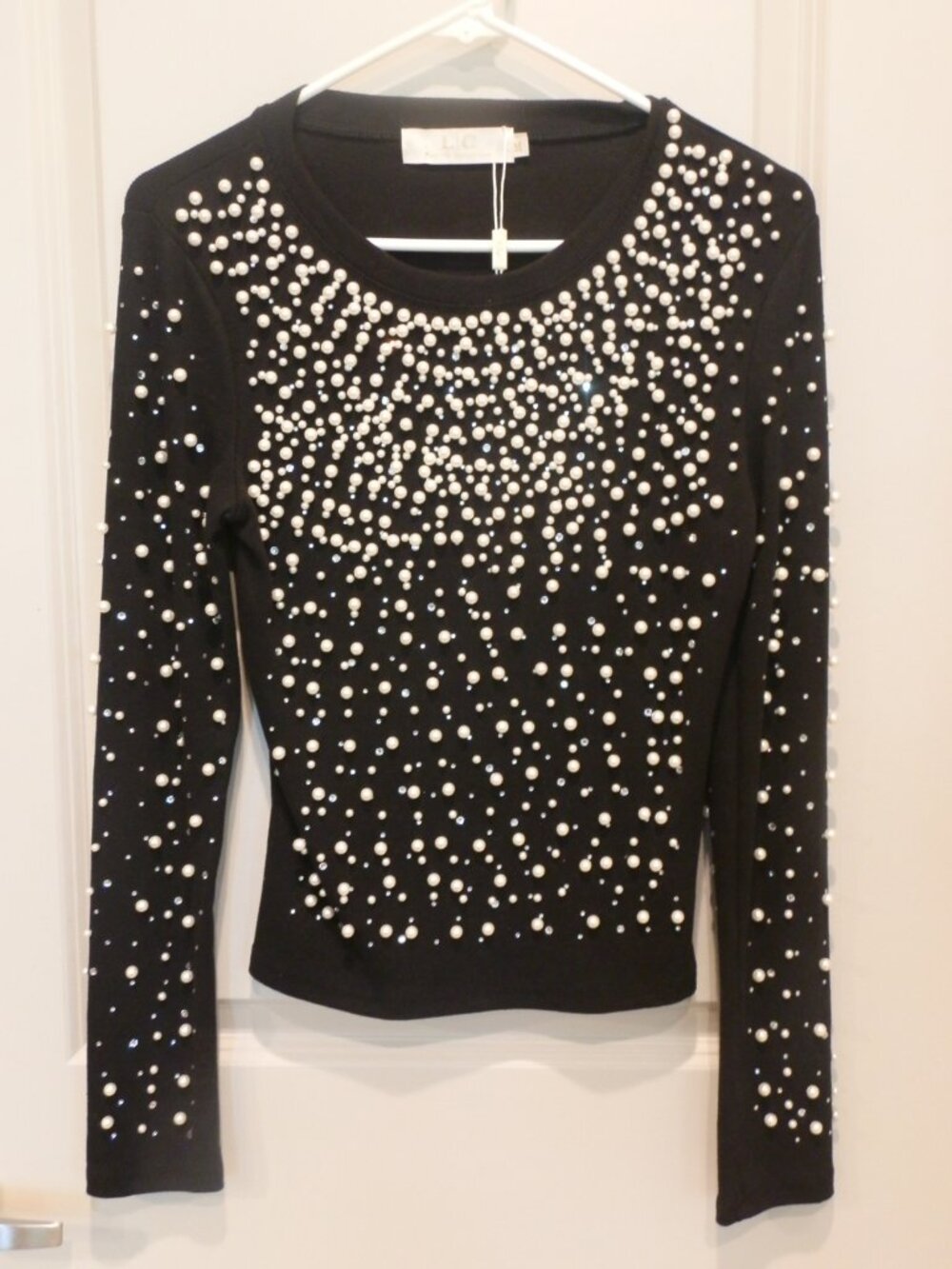 L/C Lizette Collection Faux pearls and rhinestones Long Sleeved Sweater NWT